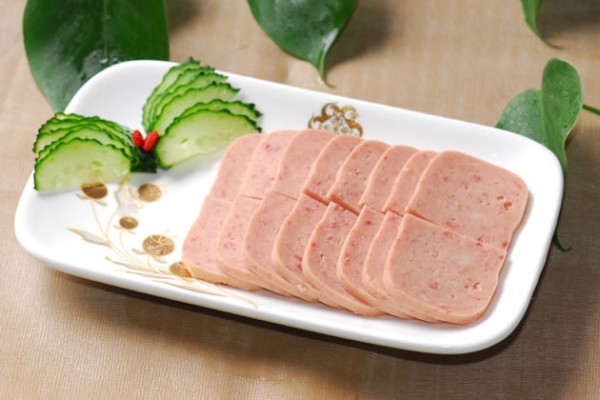 Canned luncheon  meat of 340g